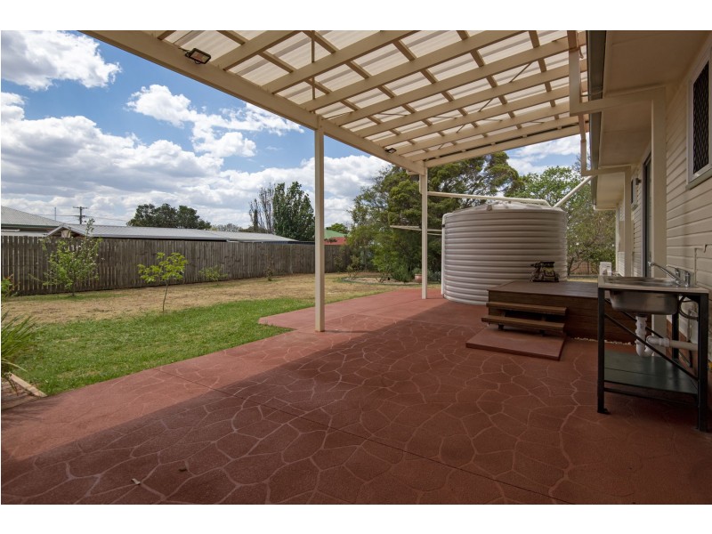 2A Harms Street, Harristown QLD 4350