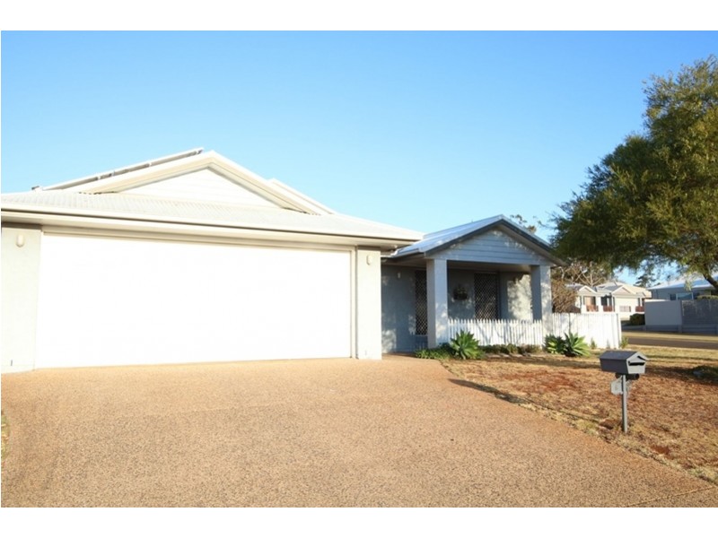 6 Tiley Street, Kearneys Spring QLD 4350