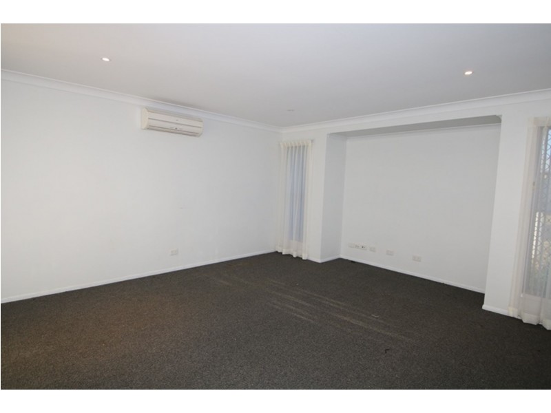 6 Tiley Street, Kearneys Spring QLD 4350