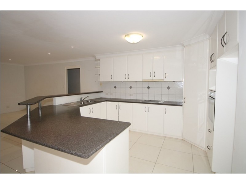 6 Tiley Street, Kearneys Spring QLD 4350