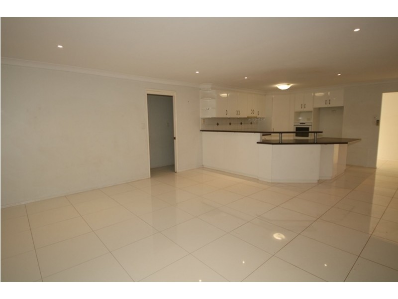 6 Tiley Street, Kearneys Spring QLD 4350