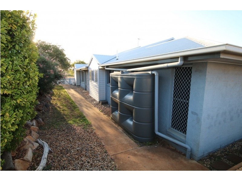 6 Tiley Street, Kearneys Spring QLD 4350