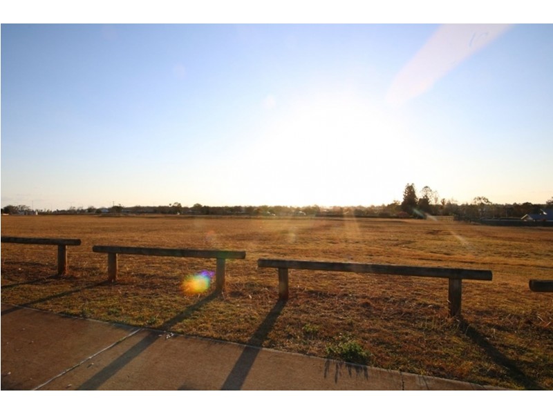 6 Tiley Street, Kearneys Spring QLD 4350