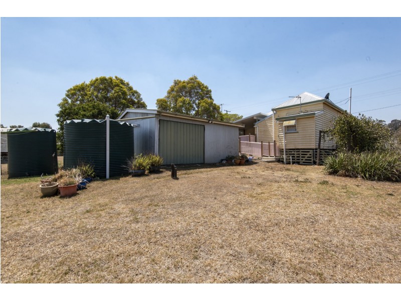 141 Mocatta Street, Goombungee QLD 4354