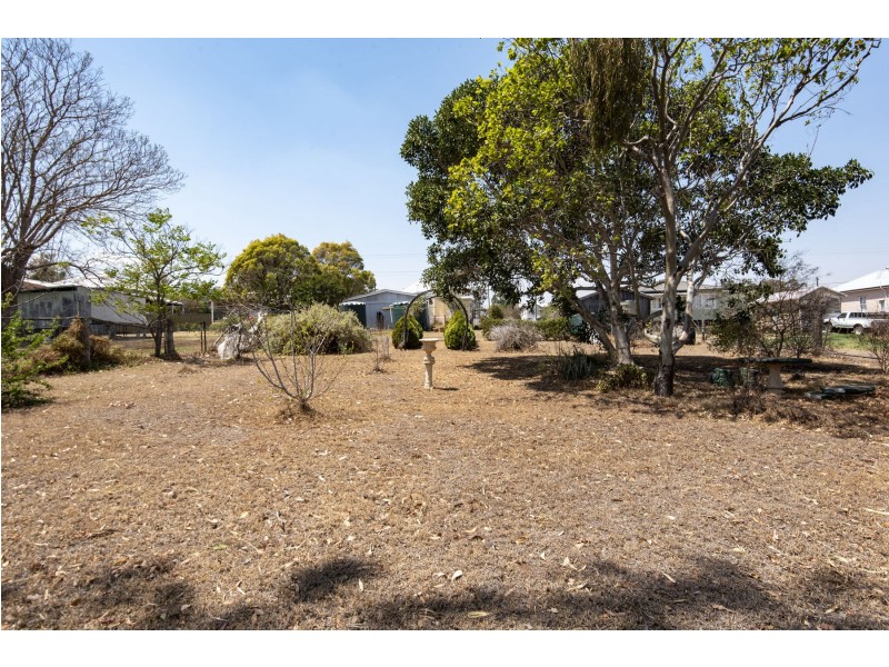 141 Mocatta Street, Goombungee QLD 4354