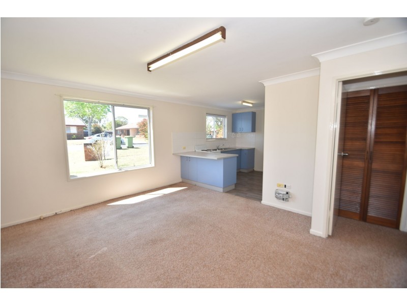 1/9 Marigold Street, Centenary Heights QLD 4350