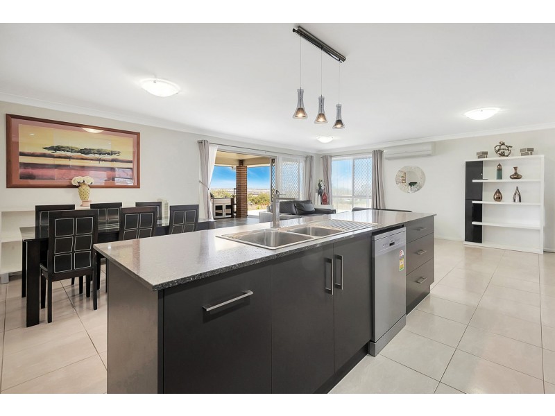7 Sunshine Way, Kingsthorpe QLD 4400