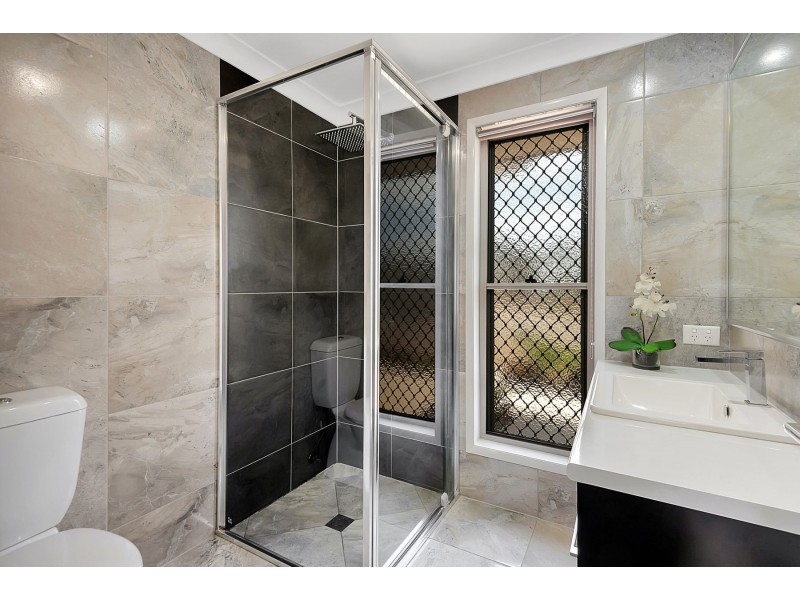 7 Sunshine Way, Kingsthorpe QLD 4400