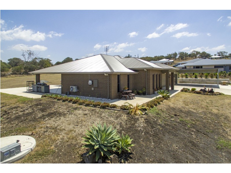 7 Sunshine Way, Kingsthorpe QLD 4400