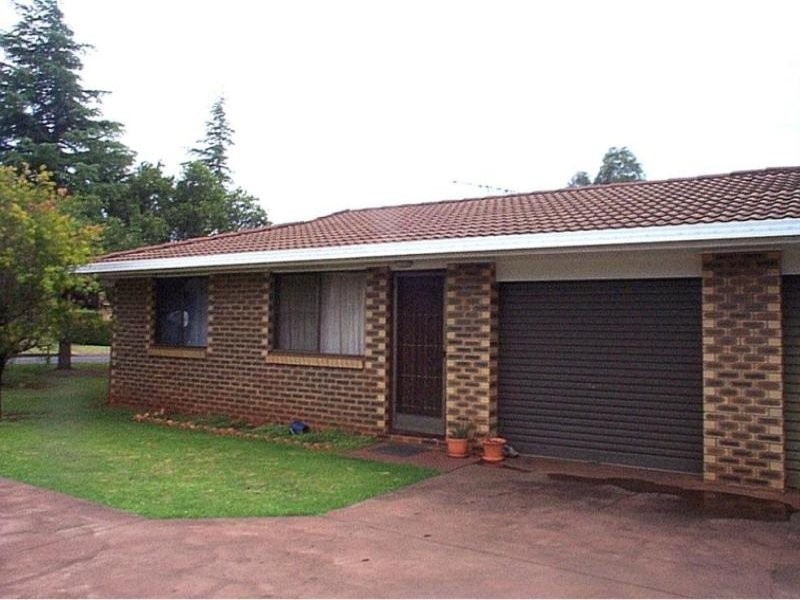 1/6 Collard Court, Darling Heights QLD 4350