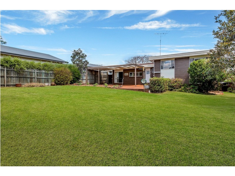 17 Parsons Street, Rangeville QLD 4350