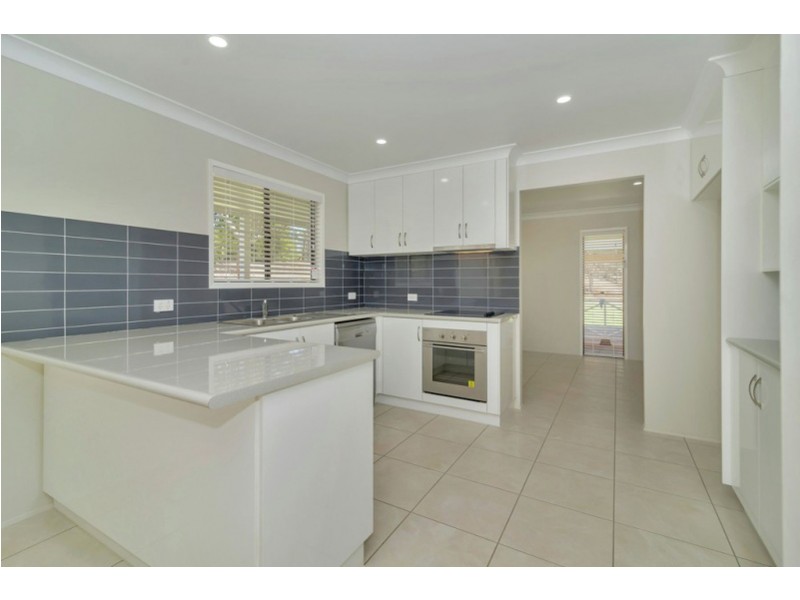 14 Vayro Road, Blue Mountain Heights QLD 4350
