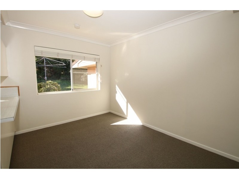 35 Range Street, Mount Lofty QLD 4350