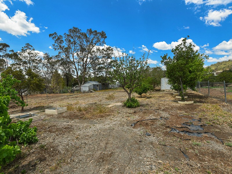 13 Bell Street, Greenmount QLD 4359