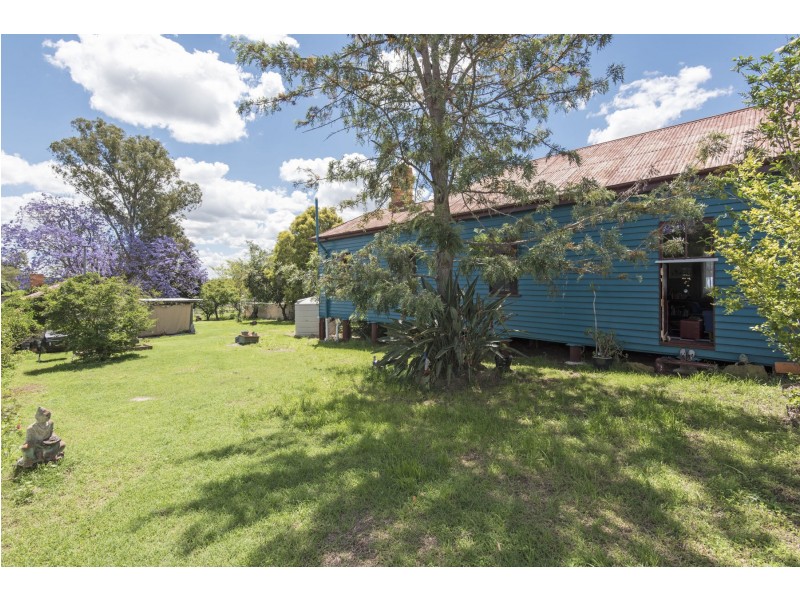 123 Mocatta Street, Goombungee QLD 4354