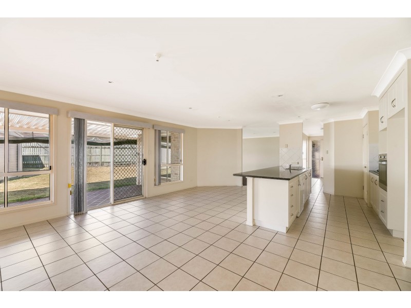 23 Paddington Court, Middle Ridge QLD 4350