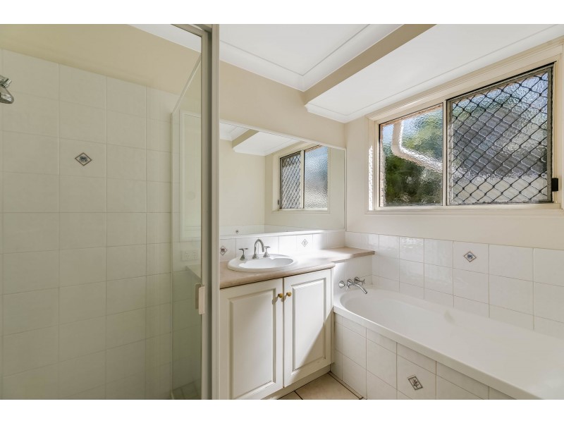 23 Paddington Court, Middle Ridge QLD 4350