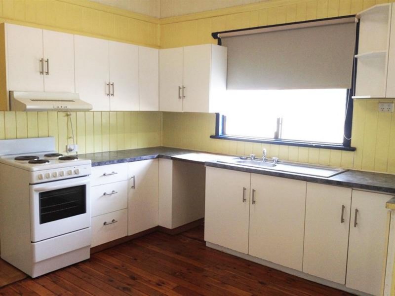 171 Jellicoe Street, Newtown QLD 4350