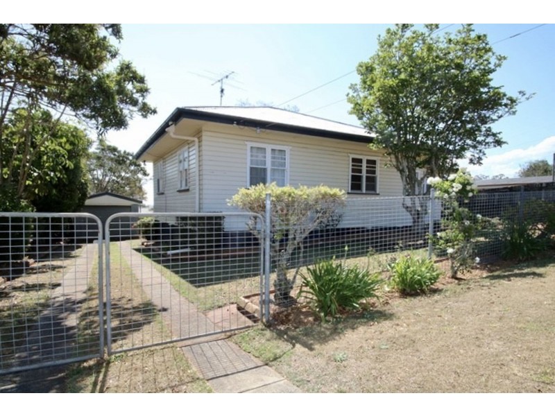 1 Sourris Street, Mount Lofty QLD 4350