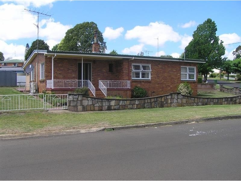 10 Teesdale Avenue, Newtown QLD 4350