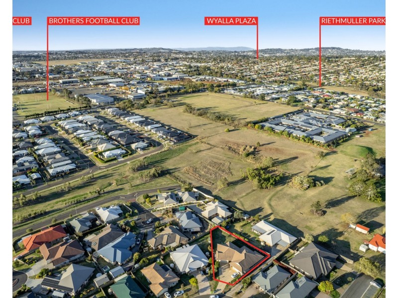 19 Winning Street, Glenvale QLD 4350