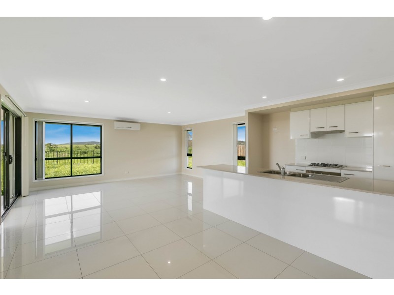 21 Mia Street, Wyreema QLD 4352