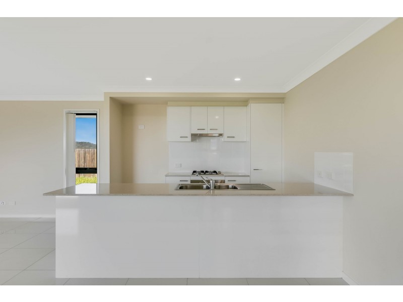 21 Mia Street, Wyreema QLD 4352