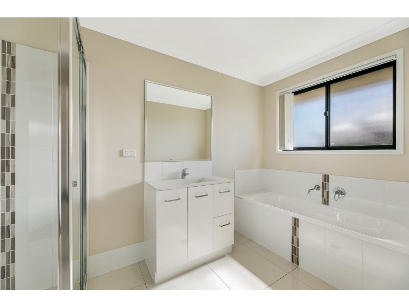 21 Mia Street, Wyreema QLD 4352