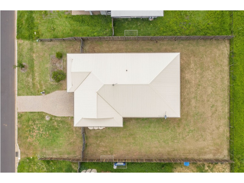 21 Mia Street, Wyreema QLD 4352