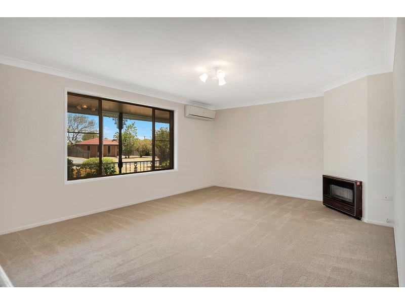 19 Orchid Street, Centenary Heights QLD 4350