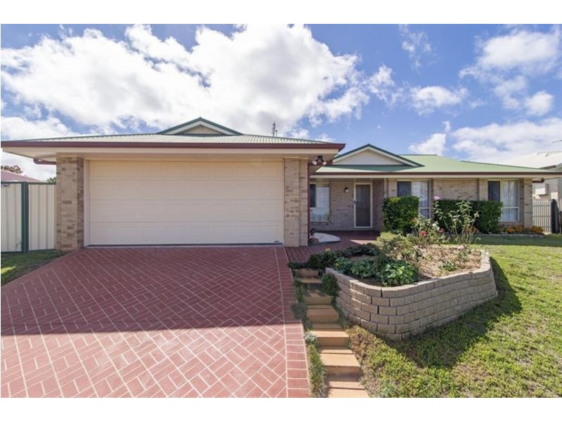 6 Hillcroft Court, Darling Heights QLD 4350