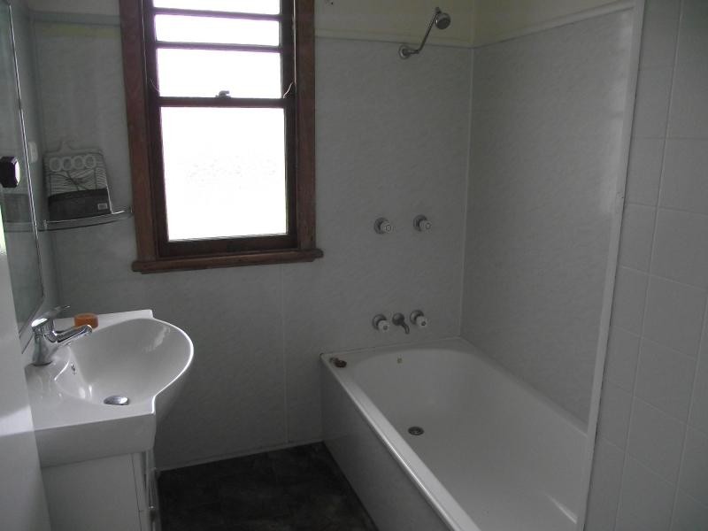 5 Edith Street, Newtown QLD 4350