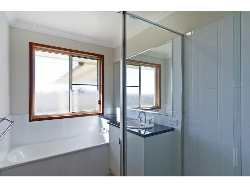 17 McMorrow Street, Kearneys Spring QLD 4350