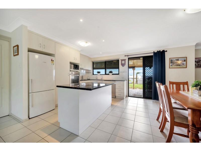 14 Schaefer Court, Westbrook QLD 4350