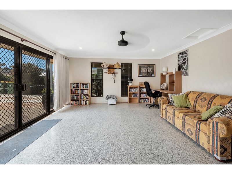 14 Schaefer Court, Westbrook QLD 4350