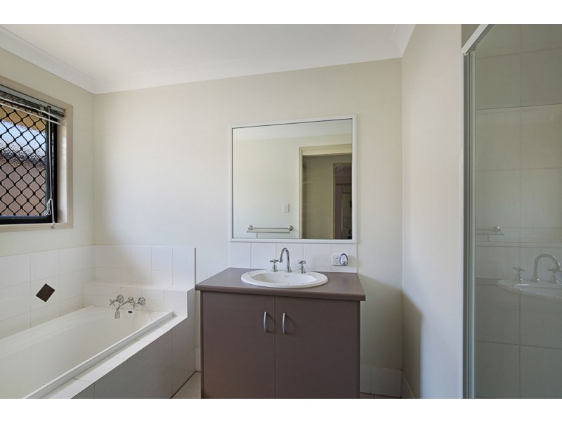 14 Schaefer Court, Westbrook QLD 4350