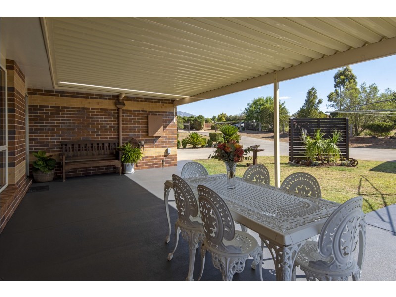 1 Cole Drive, Highfields QLD 4352