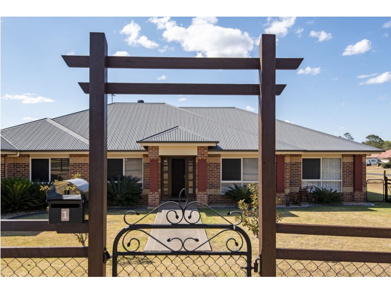 1 Cole Drive, Highfields QLD 4352