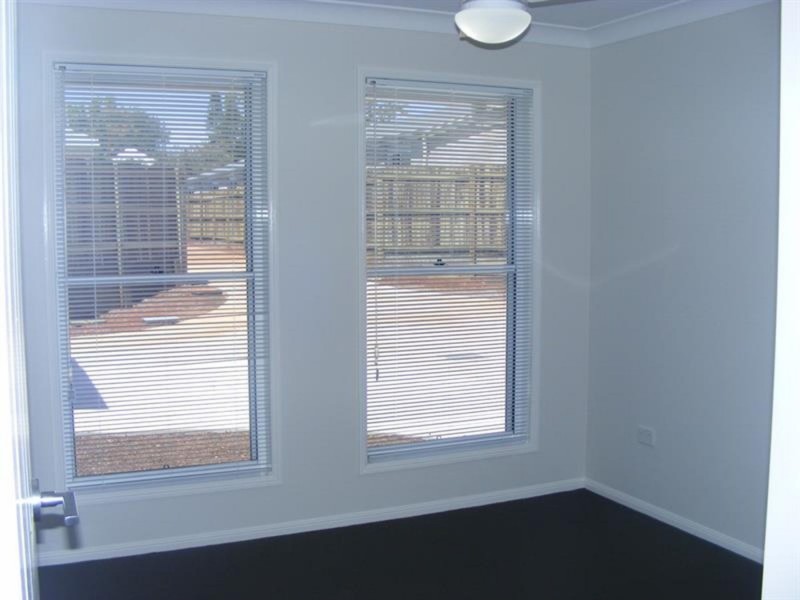 1/23b Charles Street, Newtown QLD 4350