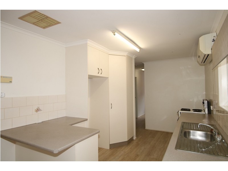 3/5 Earls Court, Oakey QLD 4401