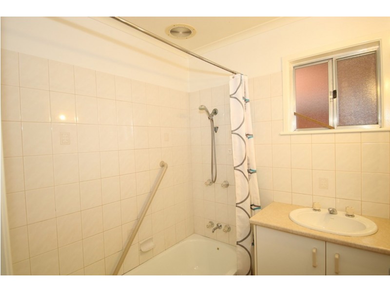 3/5 Earls Court, Oakey QLD 4401