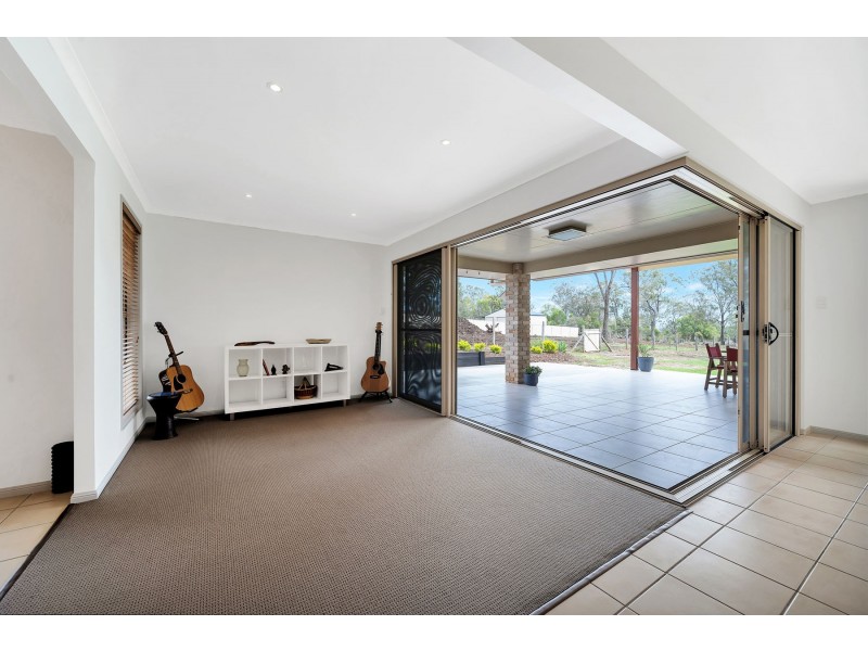 29 Highland Park Road, Meringandan West QLD 4352