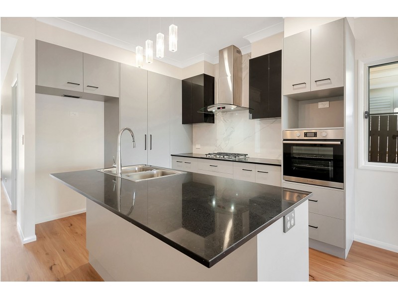 17 Weetwood Street, Newtown QLD 4350