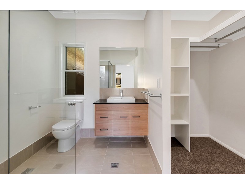 17 Weetwood Street, Newtown QLD 4350