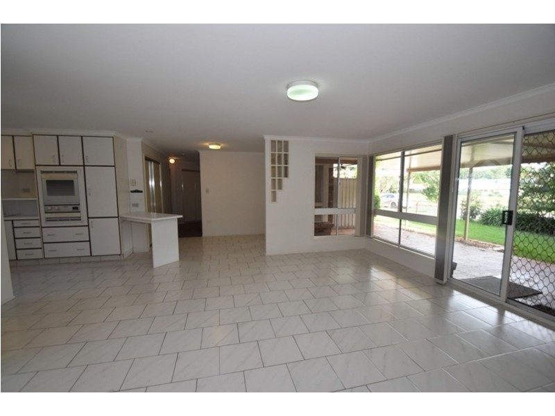 293 Mackenzie Street, Centenary Heights QLD 4350