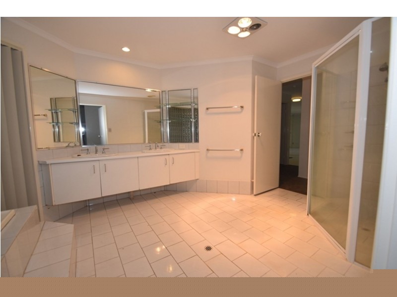 293 Mackenzie Street, Centenary Heights QLD 4350