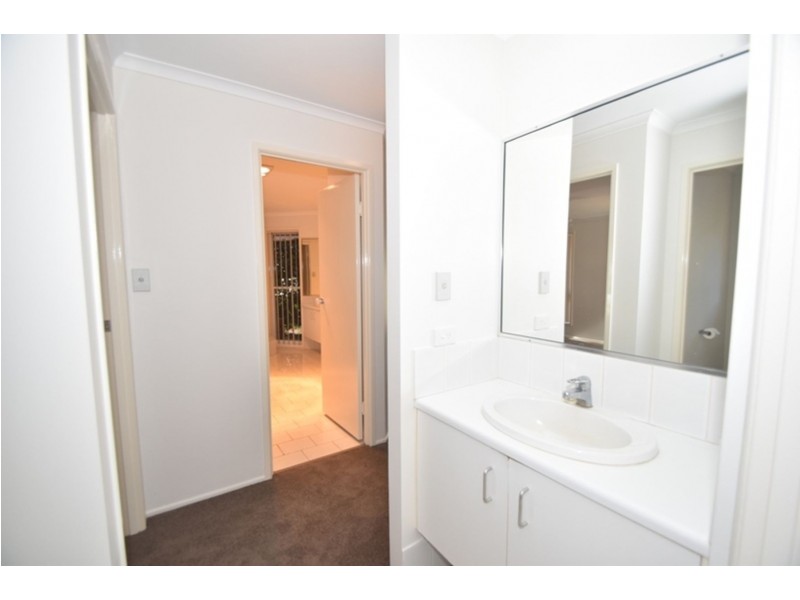 293 Mackenzie Street, Centenary Heights QLD 4350