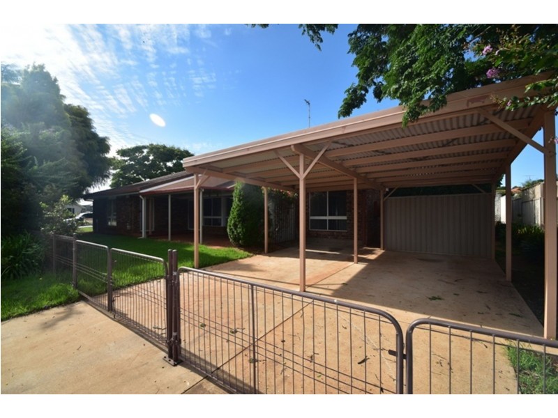 293 Mackenzie Street, Centenary Heights QLD 4350