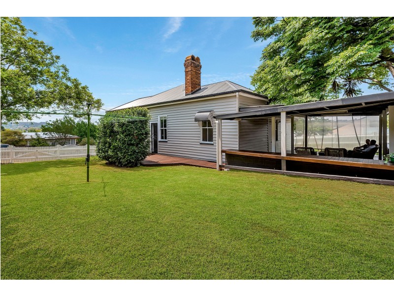 24 Seaton Street, South Toowoomba QLD 4350