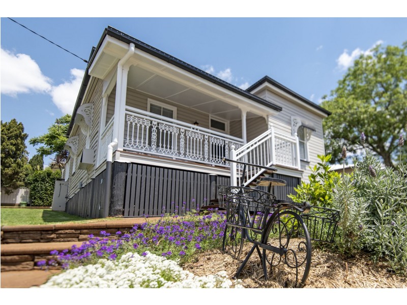 24 Seaton Street, South Toowoomba QLD 4350